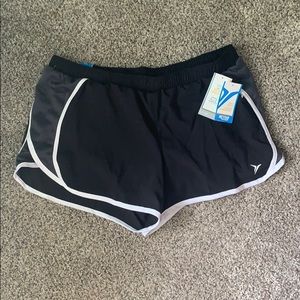 NWT Old Navy black active shorts
